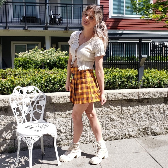 Meet your Posher, Stephanie - Picture 3 of 4